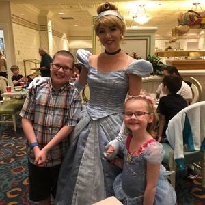 Meet your Posher, Lindsay